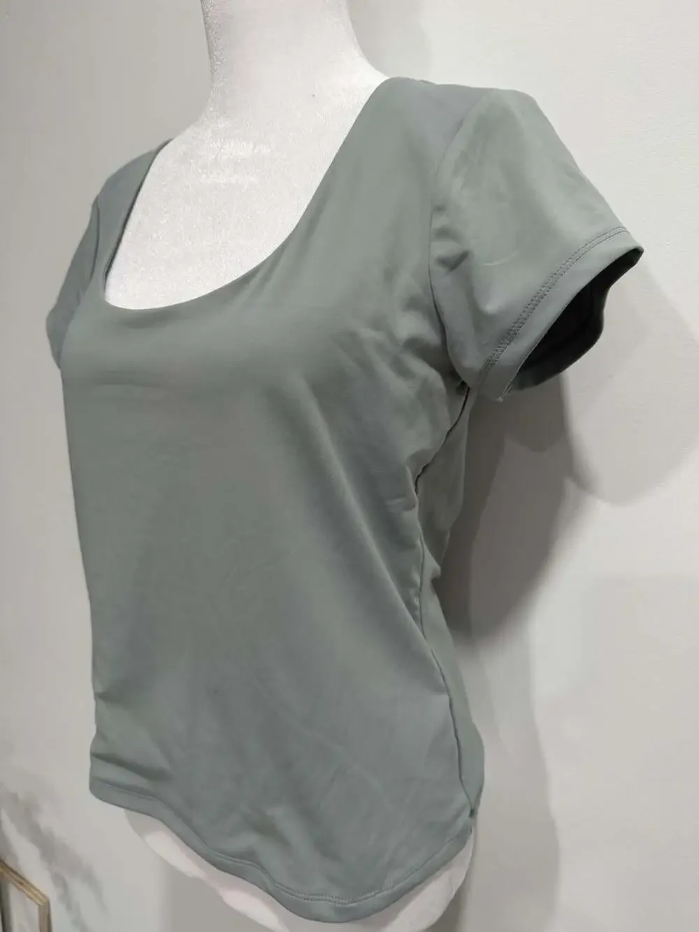 Old Navy Active Powersoft Gray Short Sleeve Cropped Workout Top